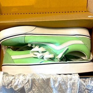 Vans Old Skool size 8 green ash